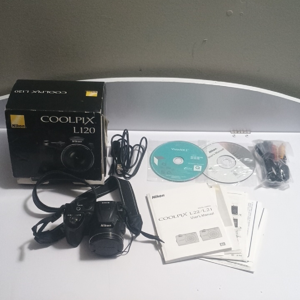 Nikon COOLPIX L120 Black Camera Bundle